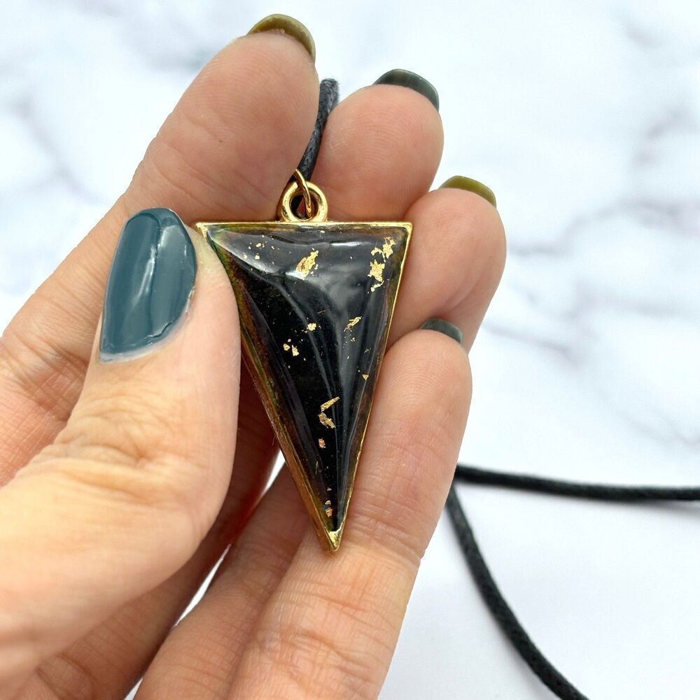Black Color Change Mood Triangle Statement Pendant - Picture 2 of 10